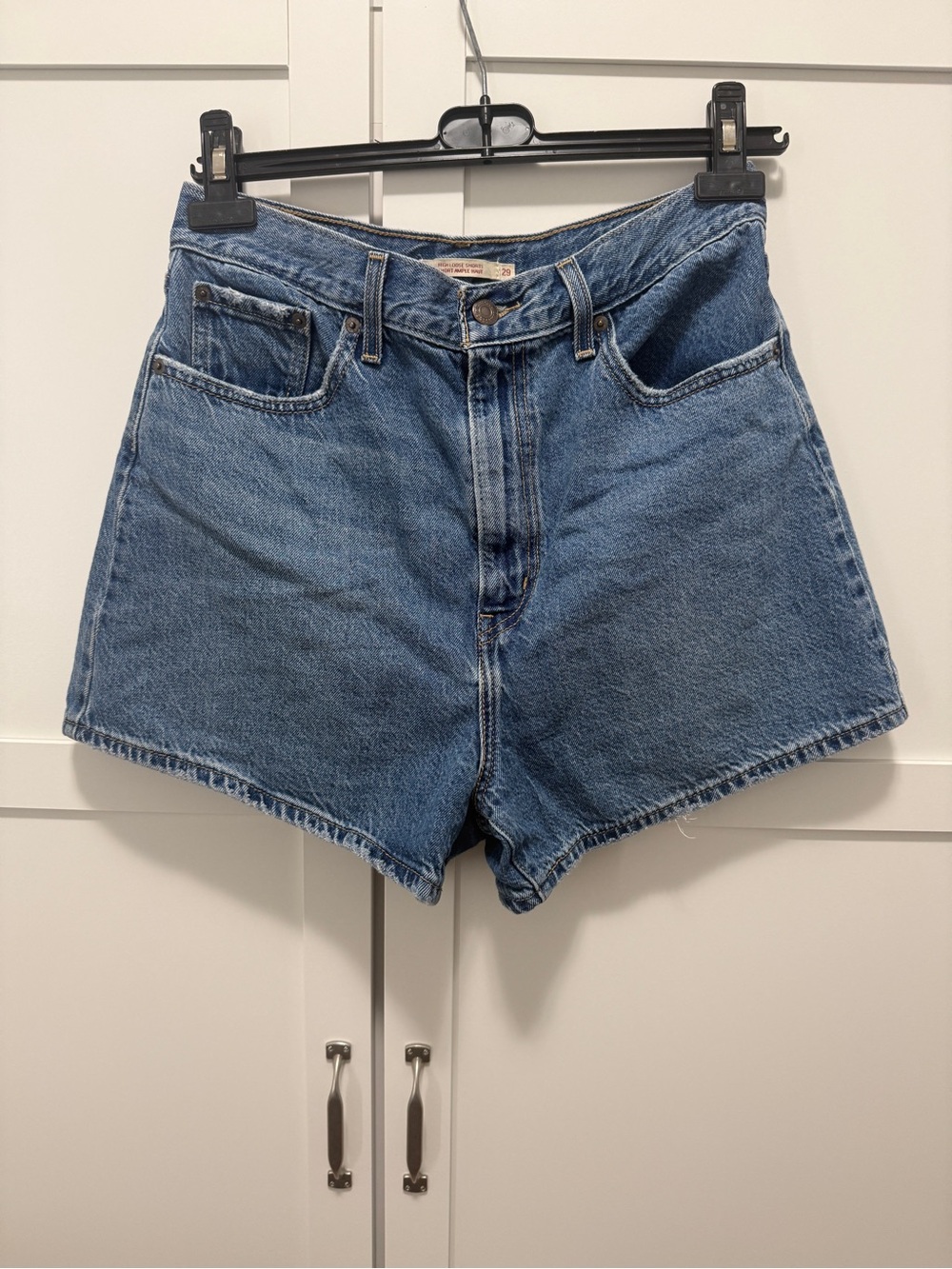 Levi’s Premium High Loose Denim Jean Shorts Size 29 Medium Wash High Rise Mom